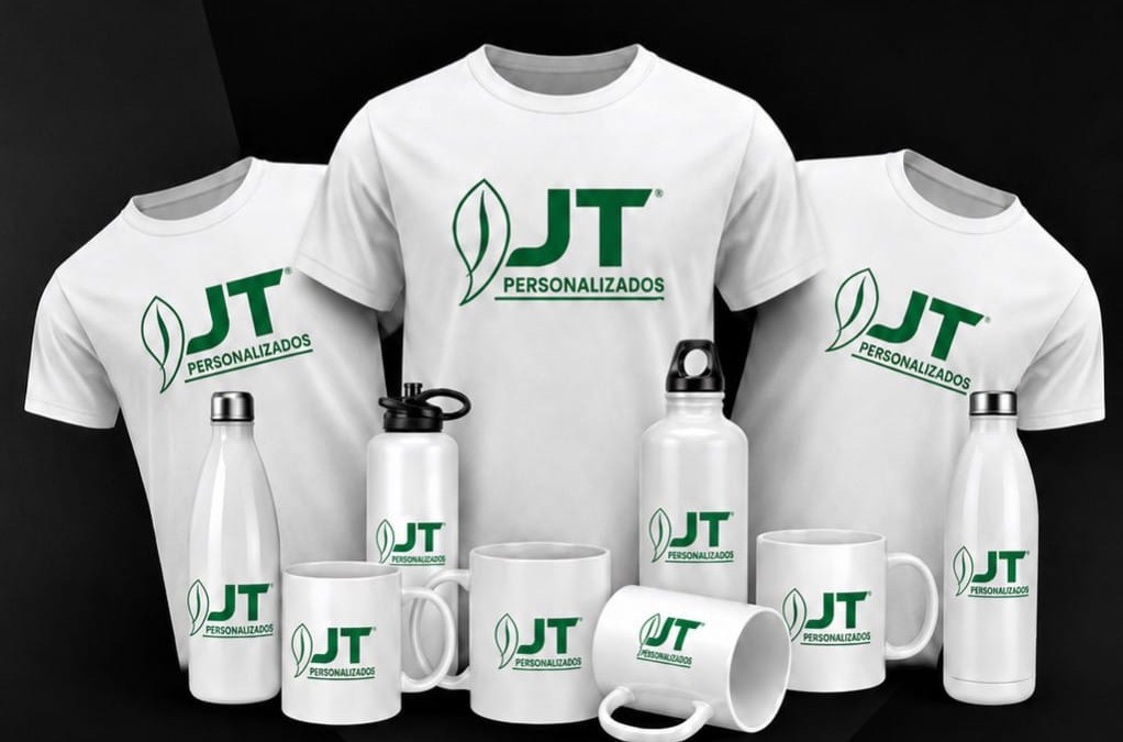 Camisetas, garrafas, squeezes e canecas brancas estampadas com a logo da JT Personalizados